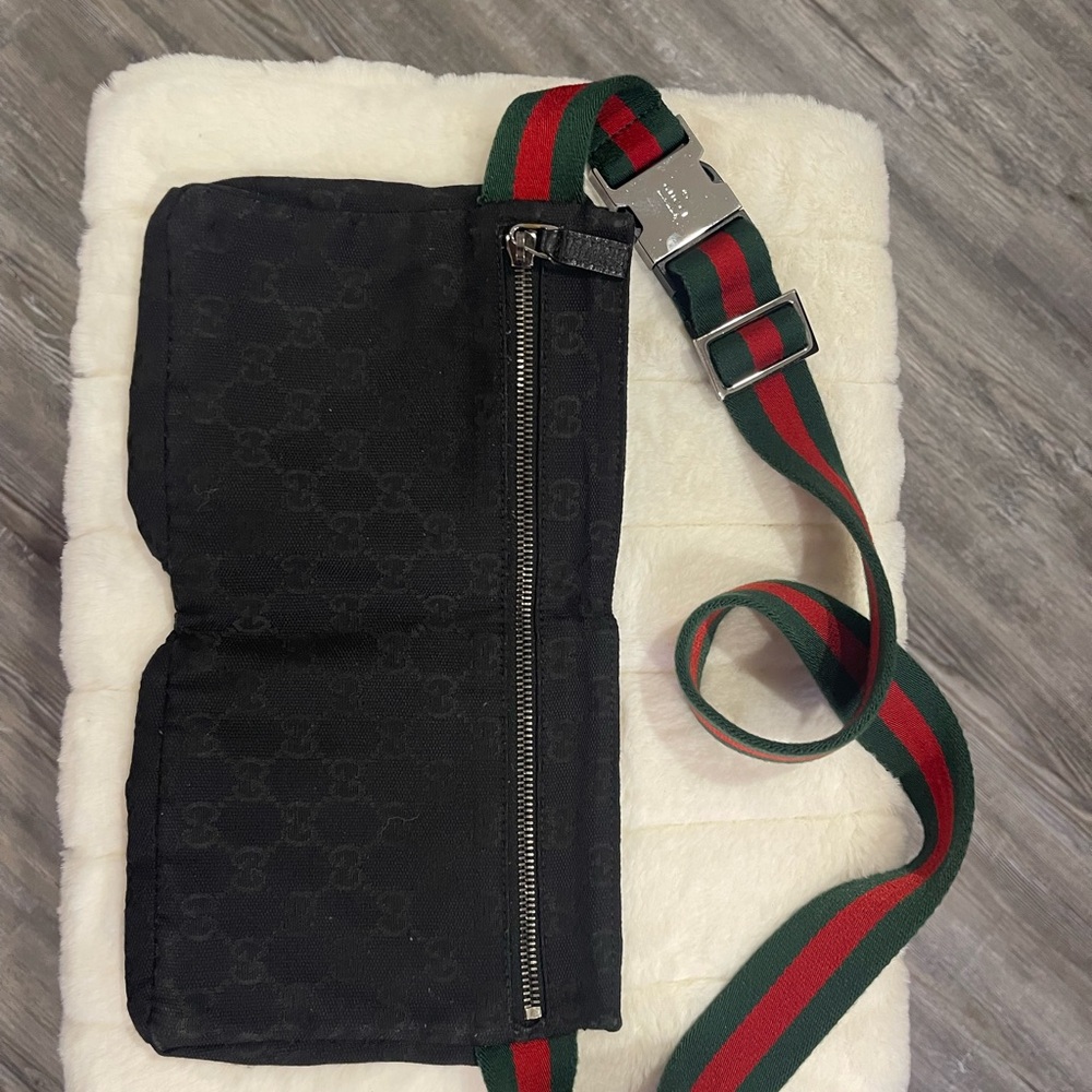Gucci Black and Green Belt Bag with Detachable Strap